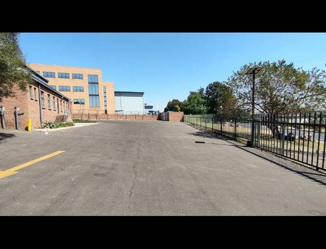 INDUSTRIAL PROPERTY TO RENT IN HALFWAY HOUSE